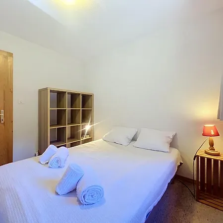 Les Naines Brunes By Interhome